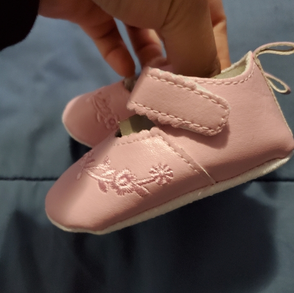 Girly Shoes - Picture 2 of 5